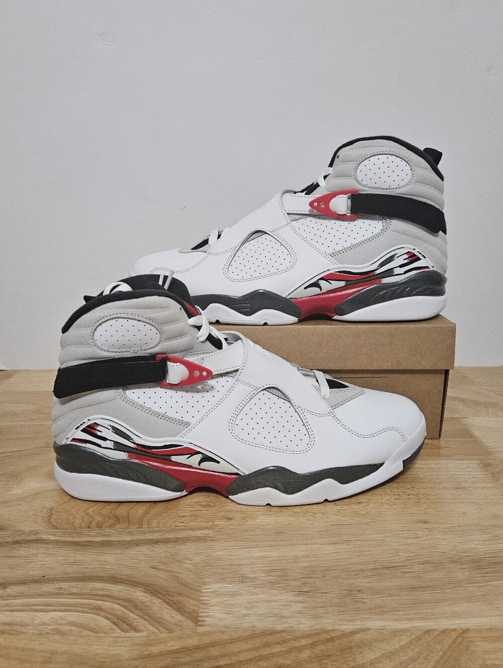 Nike Jordan 8 Retro Bugs Bunny
